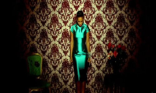 Girl On Fire - Alicia Keys