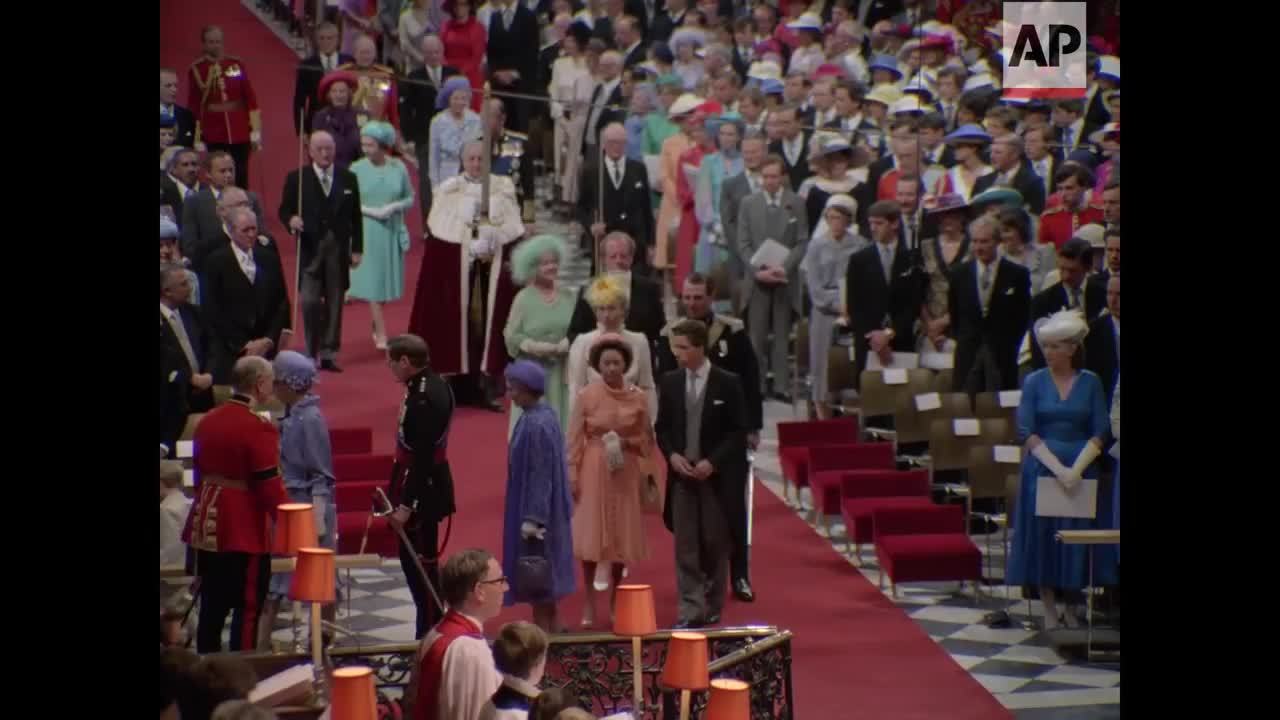 Váy cưới của công nương Diana