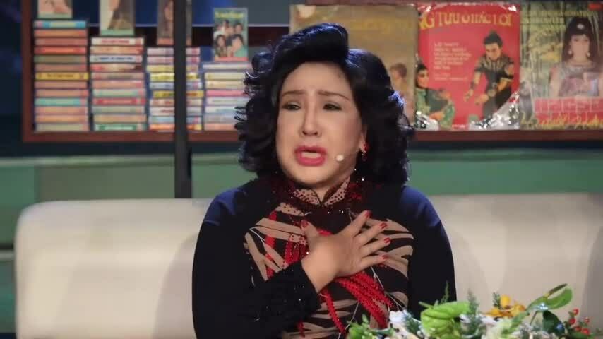 Lệ Thủy khóc nhớ tuổi thơ cơ cực