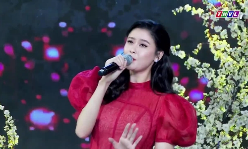 Trương Quỳnh Anh hát 'Xuân về khắp nơi'