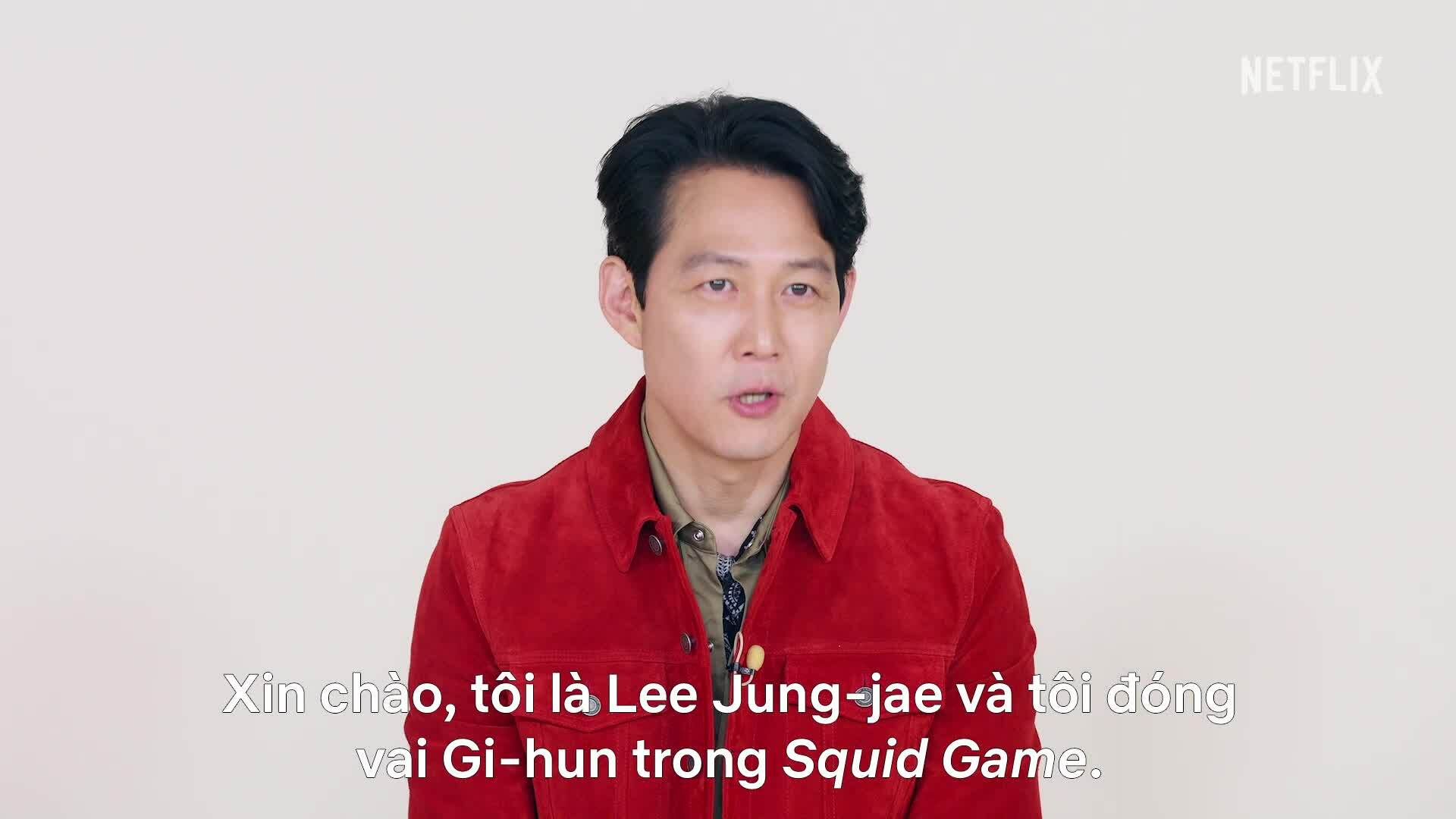 Lee Jung Jae và Ê-kíp Squid Game chào độc giả VnExpress