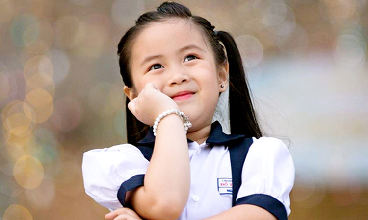 Ngân Chi khoe quà sinh nhật