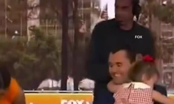 Khoảnh khắc xúc động giữa Charlie Kirk với con gái trước khi bị ám sát