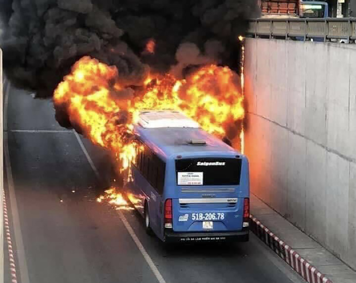 Clip minh hoạ cháy xe buýt