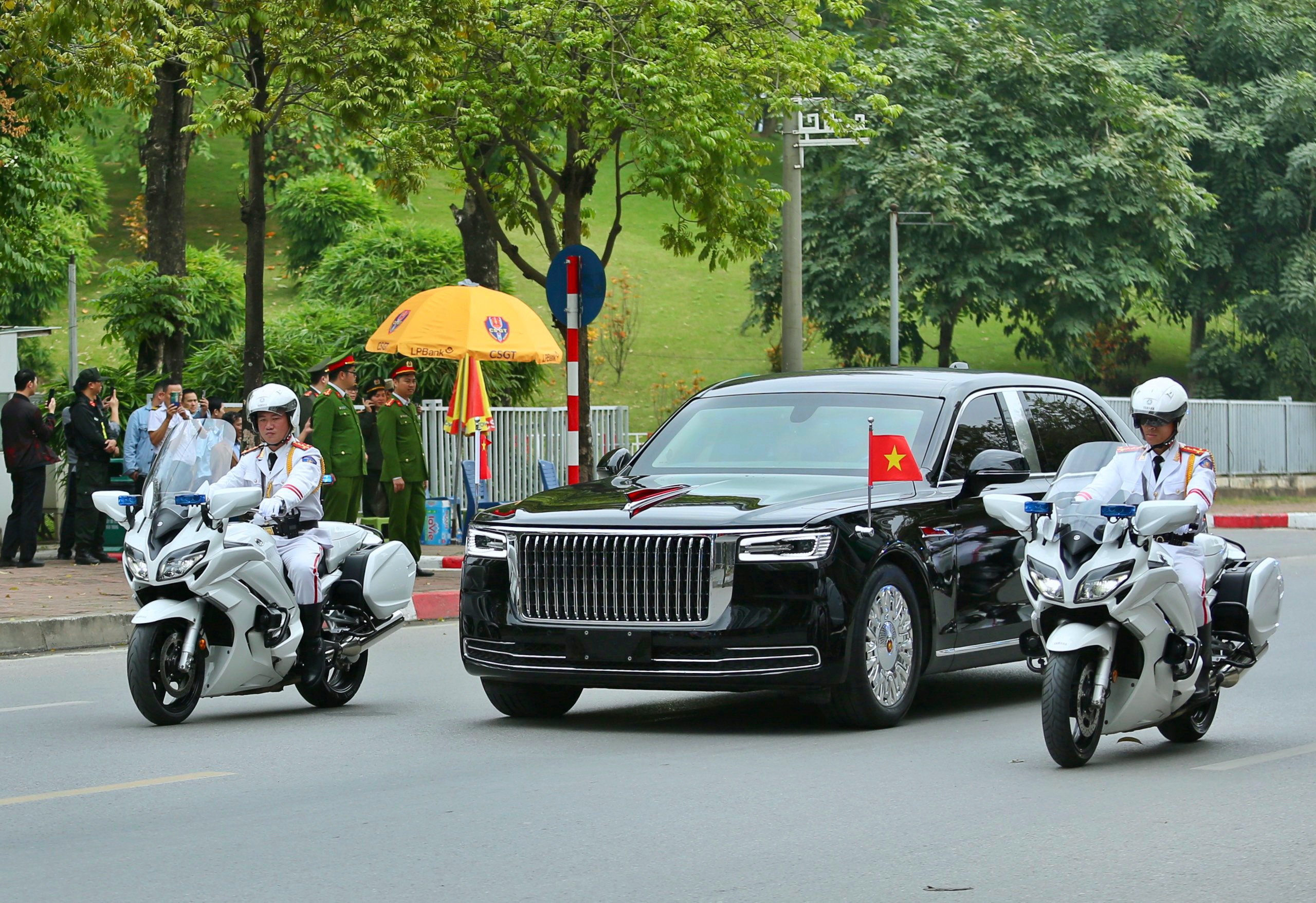 Chủ tịch Trung Quốc Tập Cận Bình đến Hà Nội